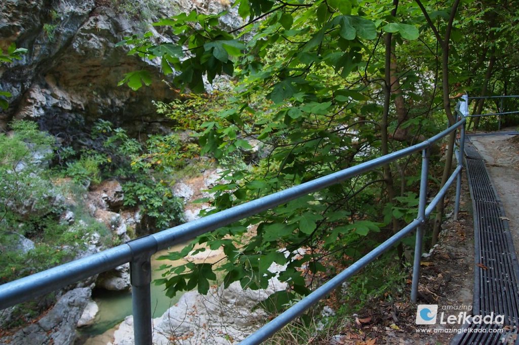 A hiking trail to Lefkada Nidri Waterfalls