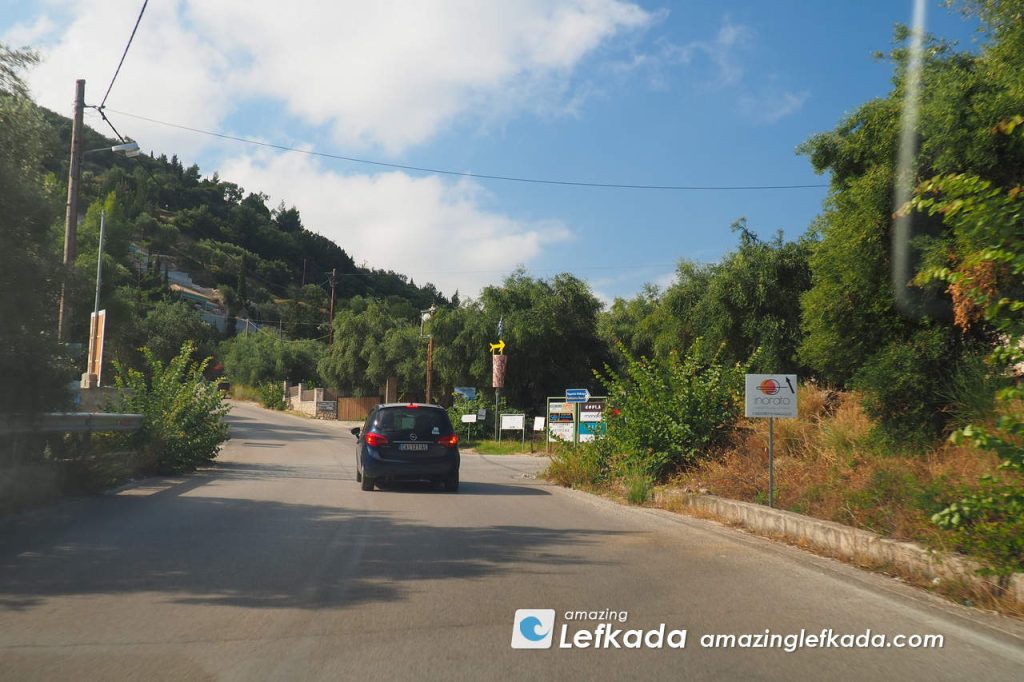 Driving and access of Paralia Kathisma beach