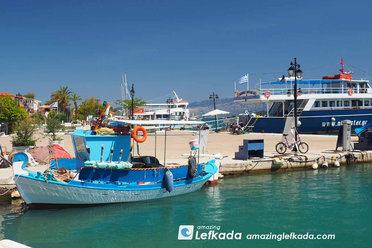 Excursion boat in the port of Nidri