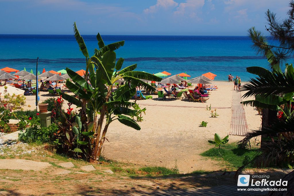 Skala beach in Kefalonia Island beaches with sunbeds and bars