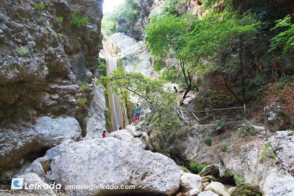 Best sights and activities a hiking to Nidri waterfall
