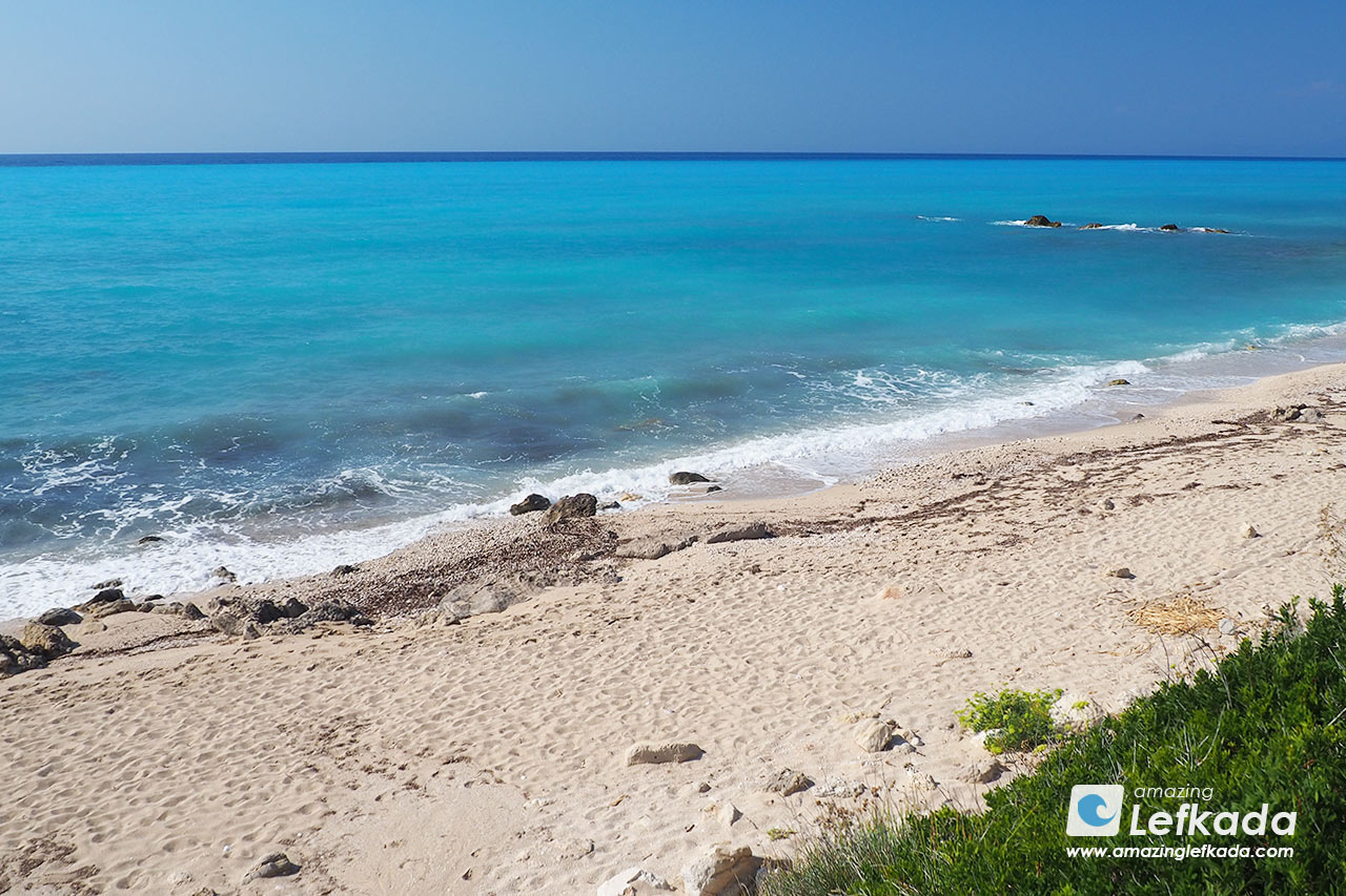 Waves of Avali beach
