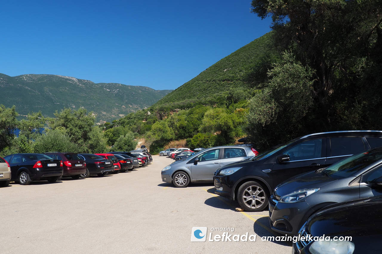 Parking lot of Agiofili beach and road conditions