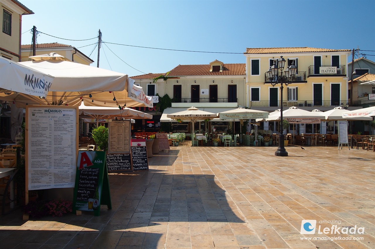 Lefkada town main square with restaurants and old Venetian houses for what to see