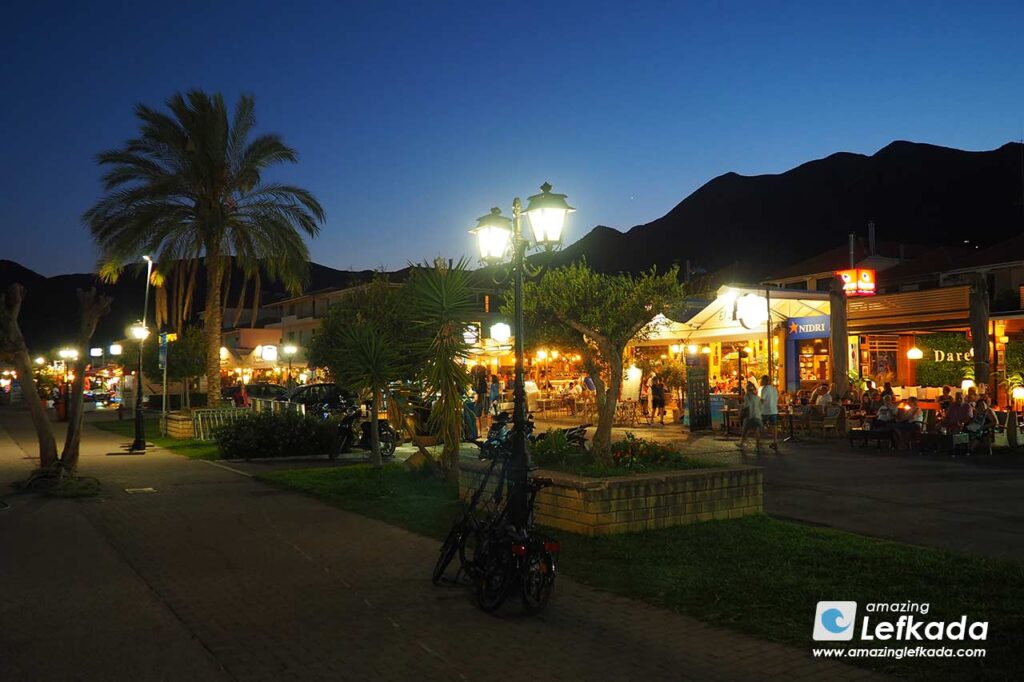 Nidri nighlife with bars, clubs and restaurants in the port