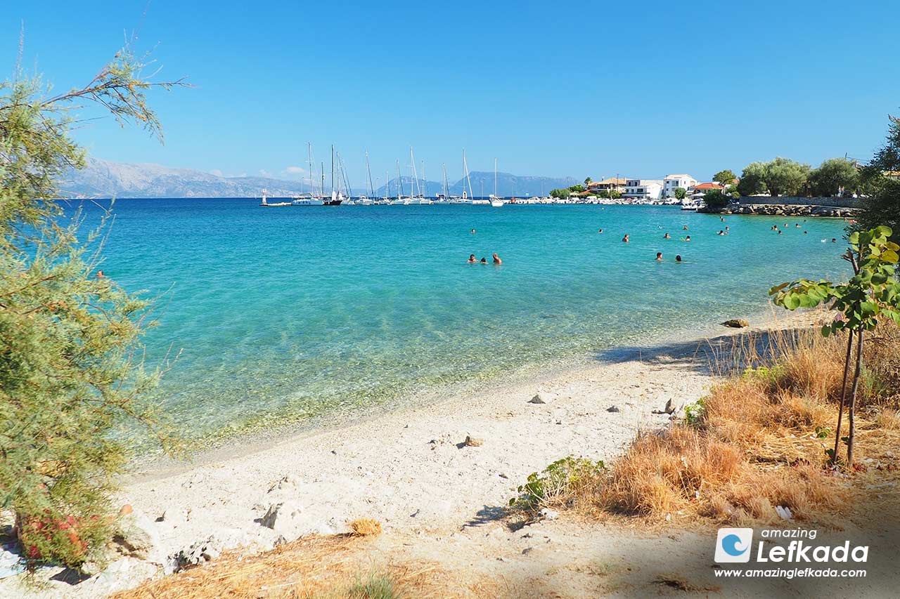 Paralia Nikiana beach with coarse sand and shallow child friendy waters