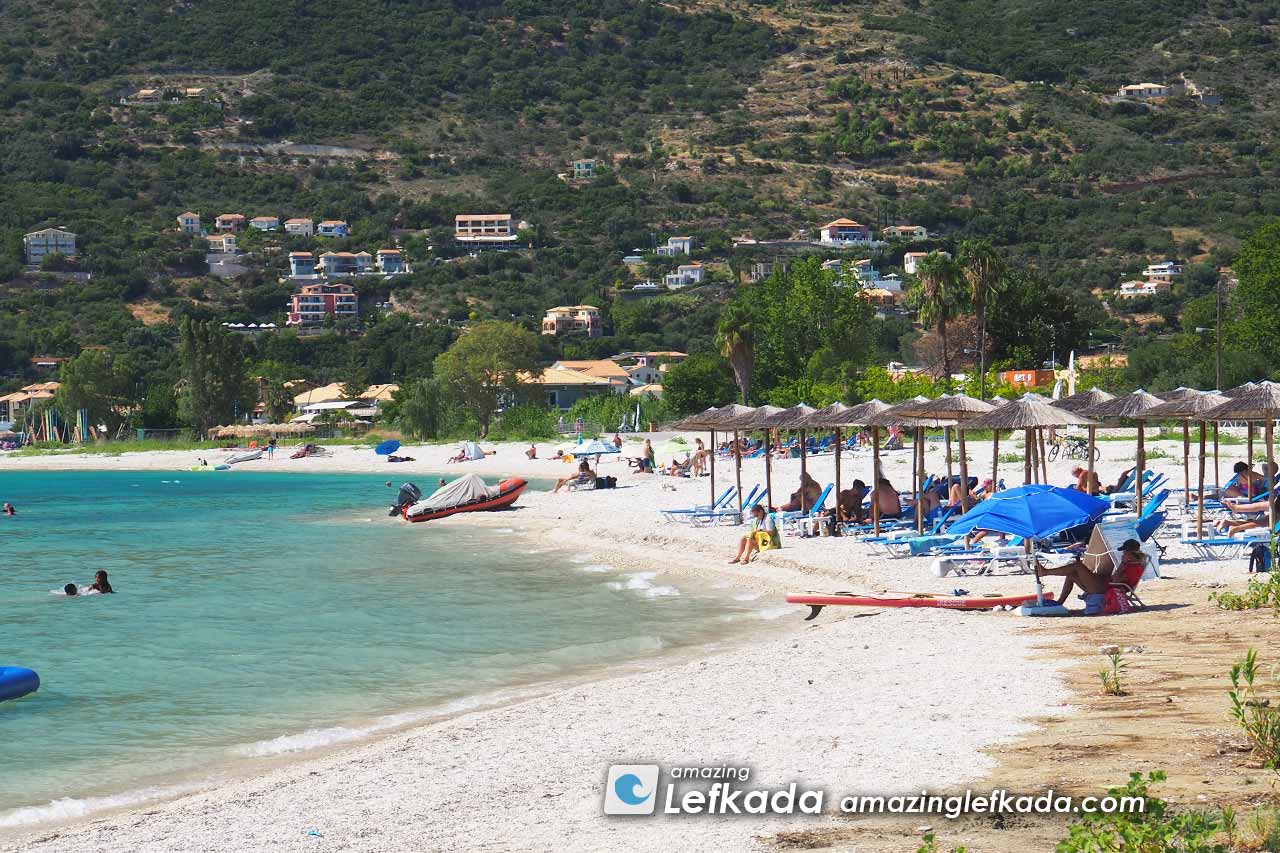 Sunbeds for rent in Paralia Vasiliki beach