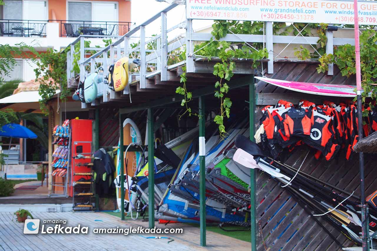 Windsurf boards and dress at Ponti beach for rent