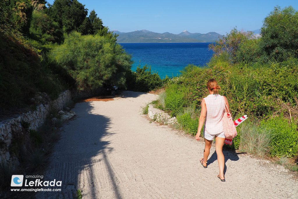 Passa beach in Perigiali, Lefkada A path down to Paralia Passa beach access in Perigiali
