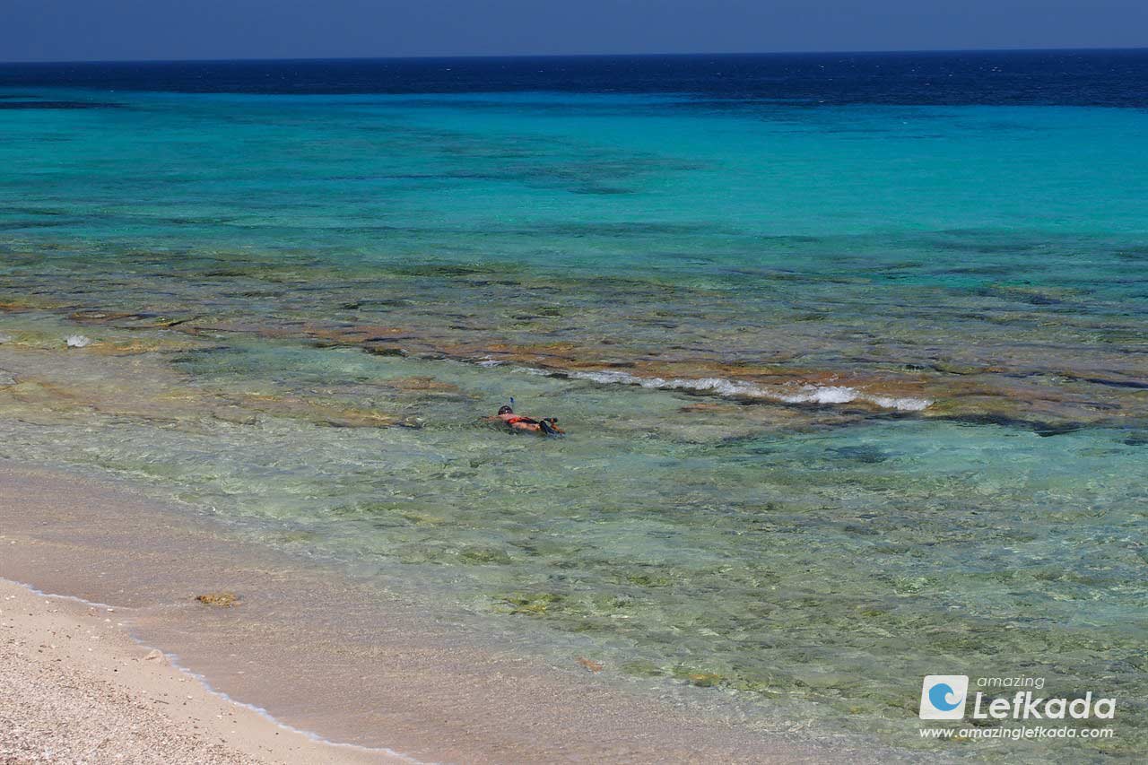 Gira beach snorkeling and diving activity