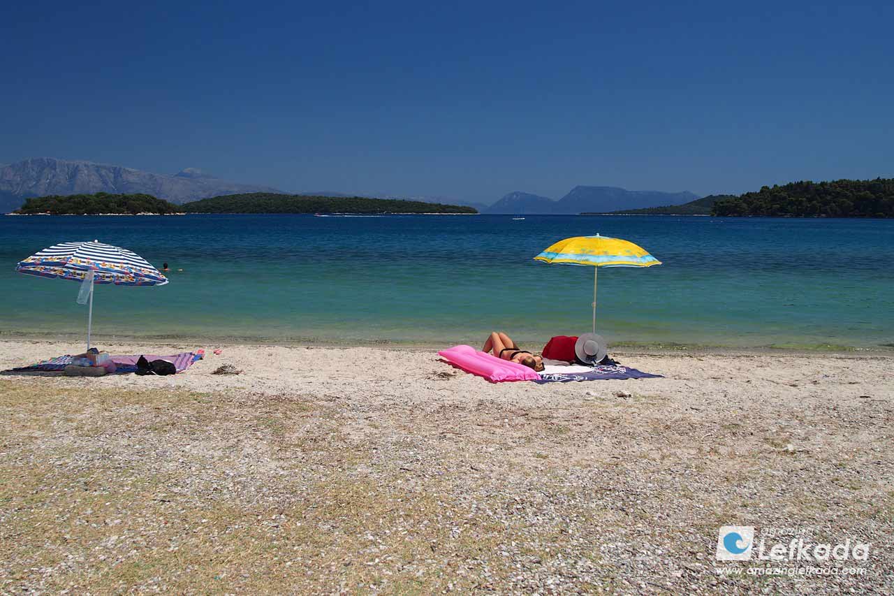 Best activities of Nidri beach is to sunbathe, swimming and snorkeling