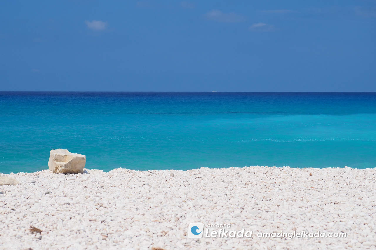 White sand and pebbles on the shore